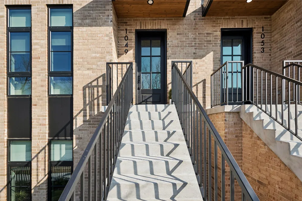 1049 E 8th Street Tulsa, OK 74120