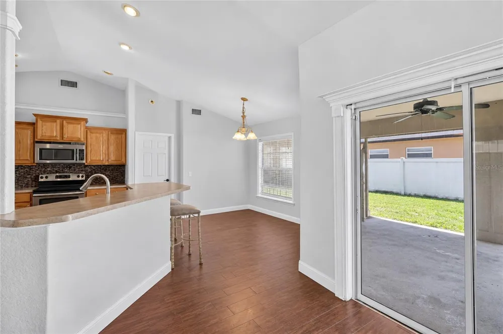 304 BENTLEY OAKS BOULEVARD Auburndale, FL 33823