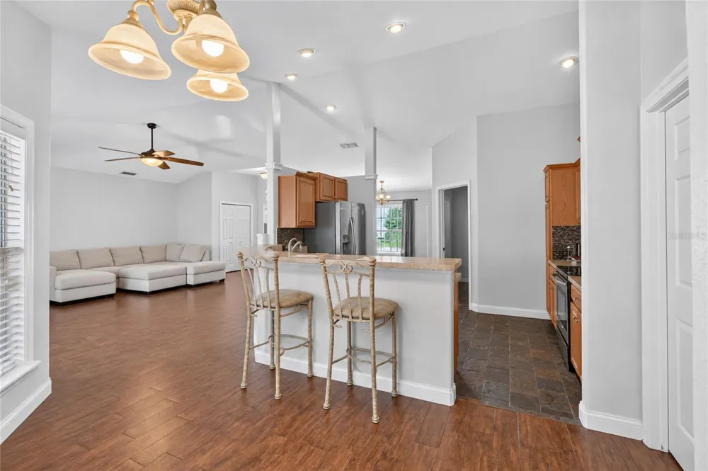 304 BENTLEY OAKS BOULEVARD Auburndale, FL 33823