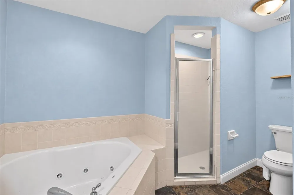 304 BENTLEY OAKS BOULEVARD Auburndale, FL 33823