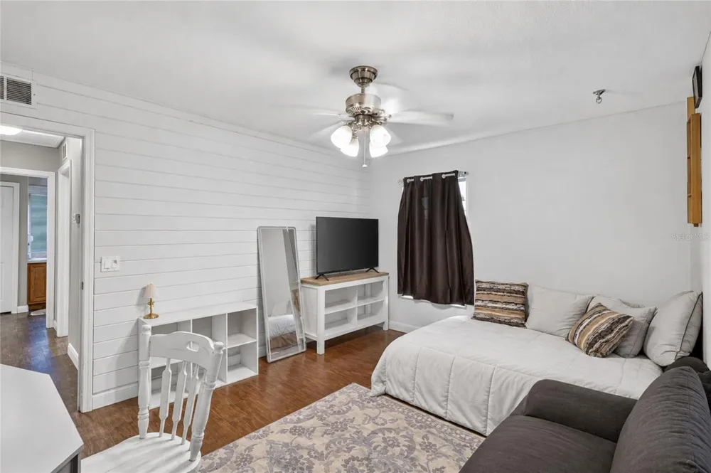 304 BENTLEY OAKS BOULEVARD Auburndale, FL 33823