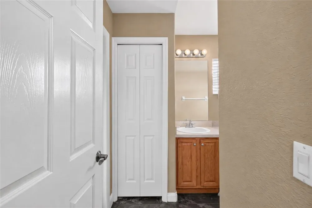 304 BENTLEY OAKS BOULEVARD Auburndale, FL 33823