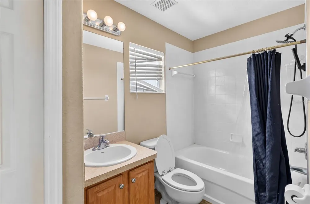 304 BENTLEY OAKS BOULEVARD Auburndale, FL 33823