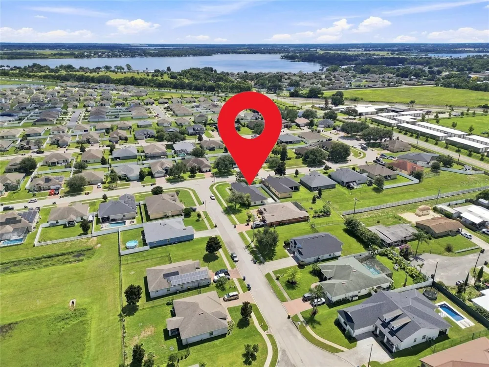 304 BENTLEY OAKS BOULEVARD Auburndale, FL 33823