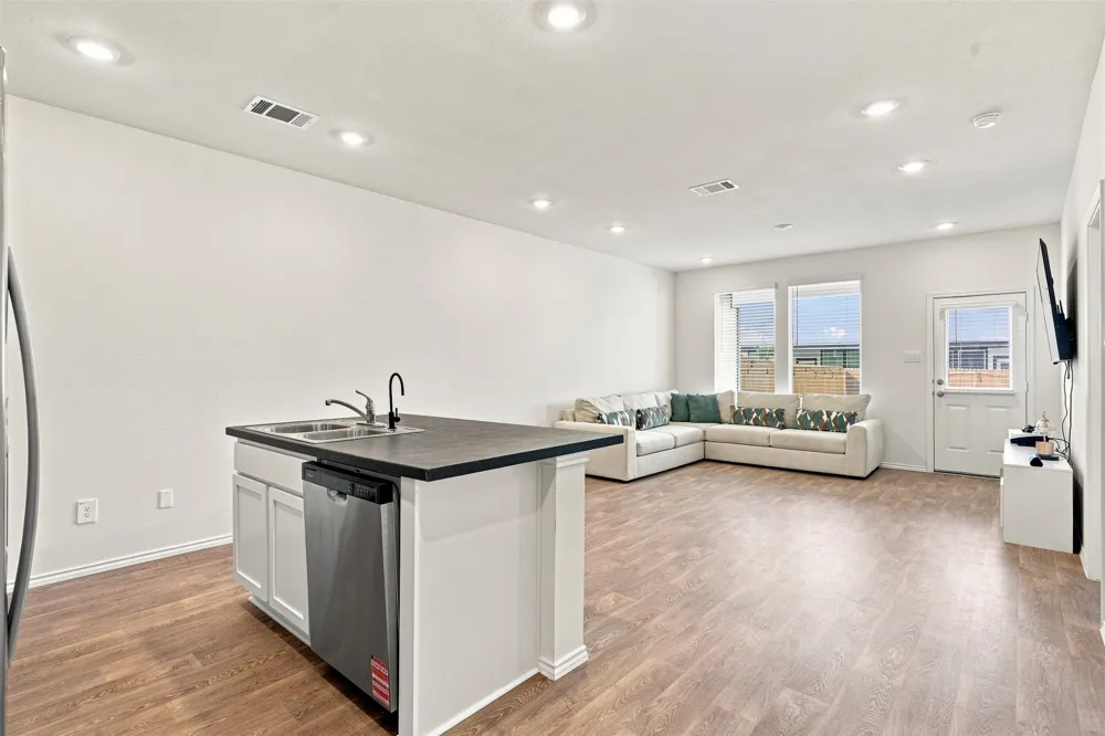 130 Harrison Crossing Uhland, TX 78640