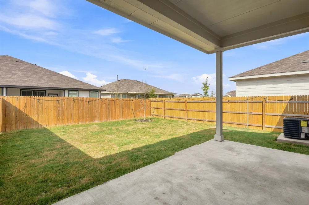 130 Harrison Crossing Uhland, TX 78640