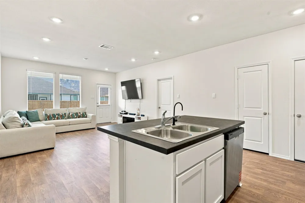 130 Harrison Crossing Uhland, TX 78640