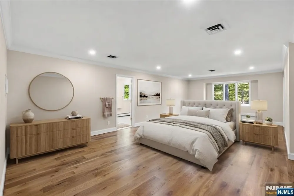 17 Deerhill Drive Ho-Ho-Kus, NJ 07423