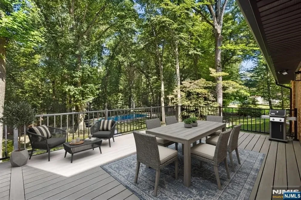 17 Deerhill Drive Ho-Ho-Kus, NJ 07423
