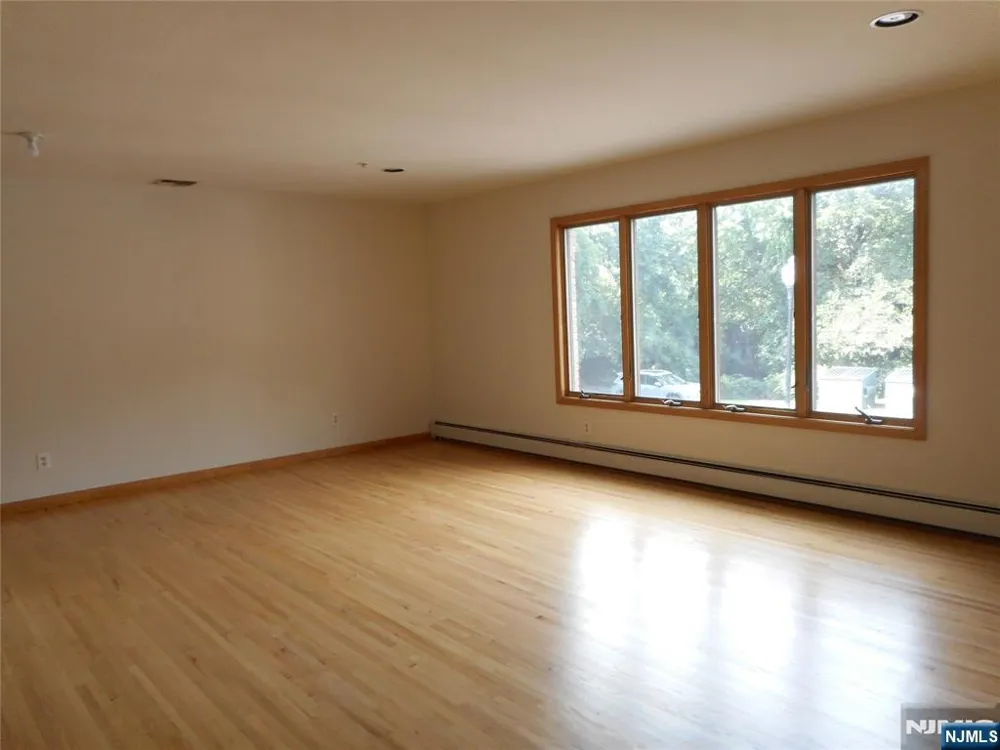 165 River Road 165 Clifton, NJ 07014