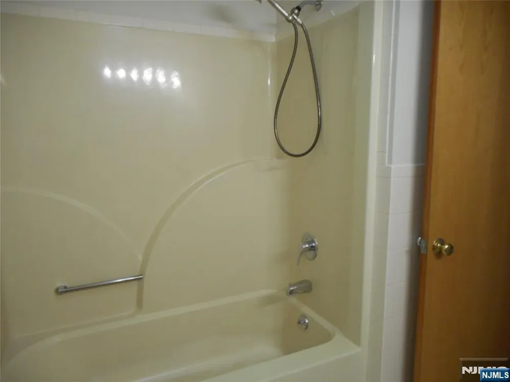 165 River Road 165 Clifton, NJ 07014