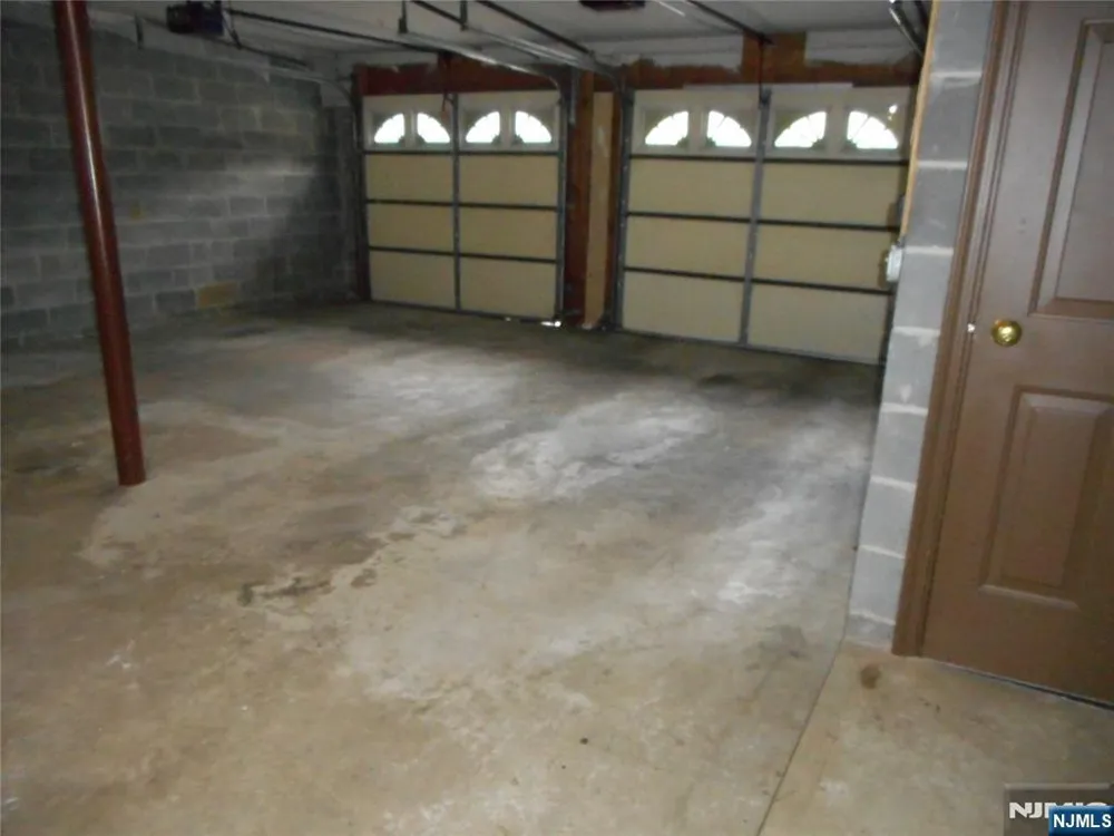 165 River Road 165 Clifton, NJ 07014