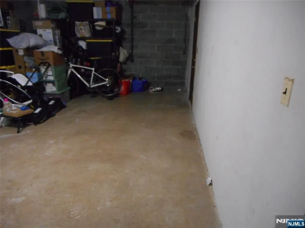 165 River Road 165 Clifton, NJ 07014