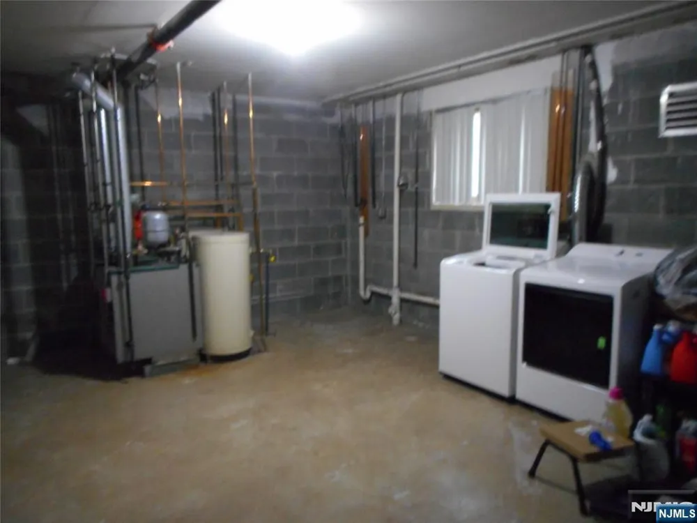 165 River Road 165 Clifton, NJ 07014