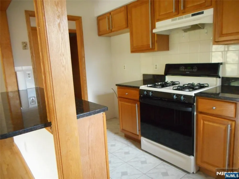 165 River Road 165 Clifton, NJ 07014