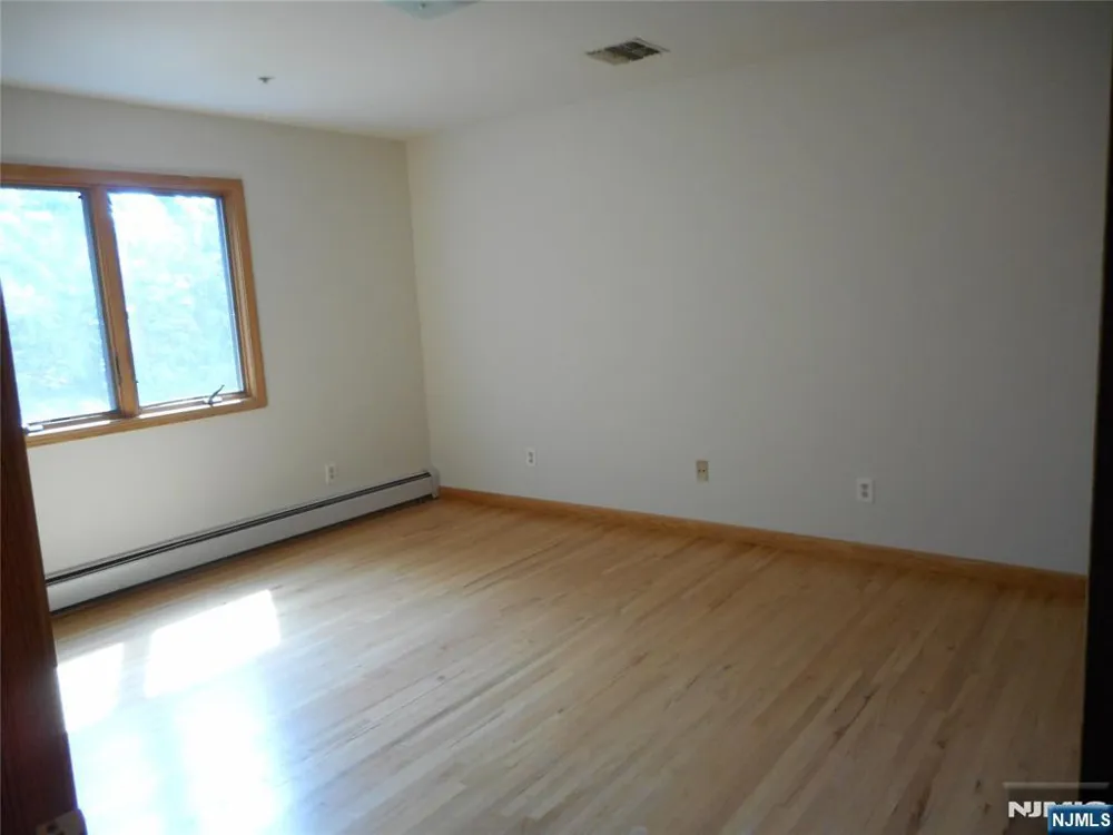 165 River Road 165 Clifton, NJ 07014