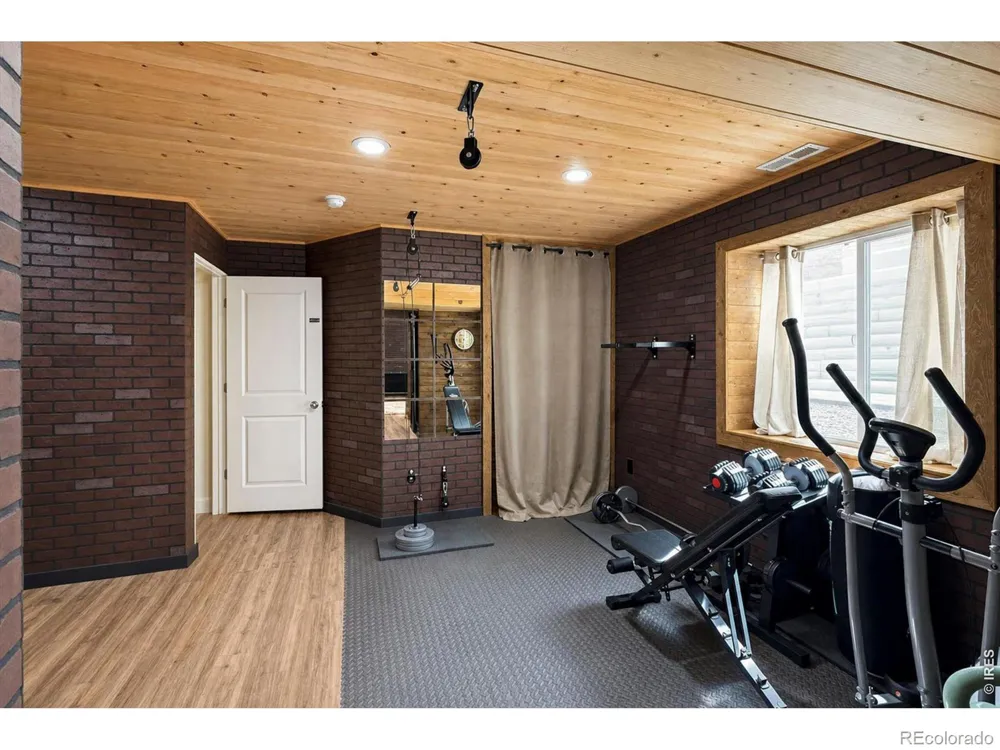1421 Rustic Drive Longmont, CO 80504