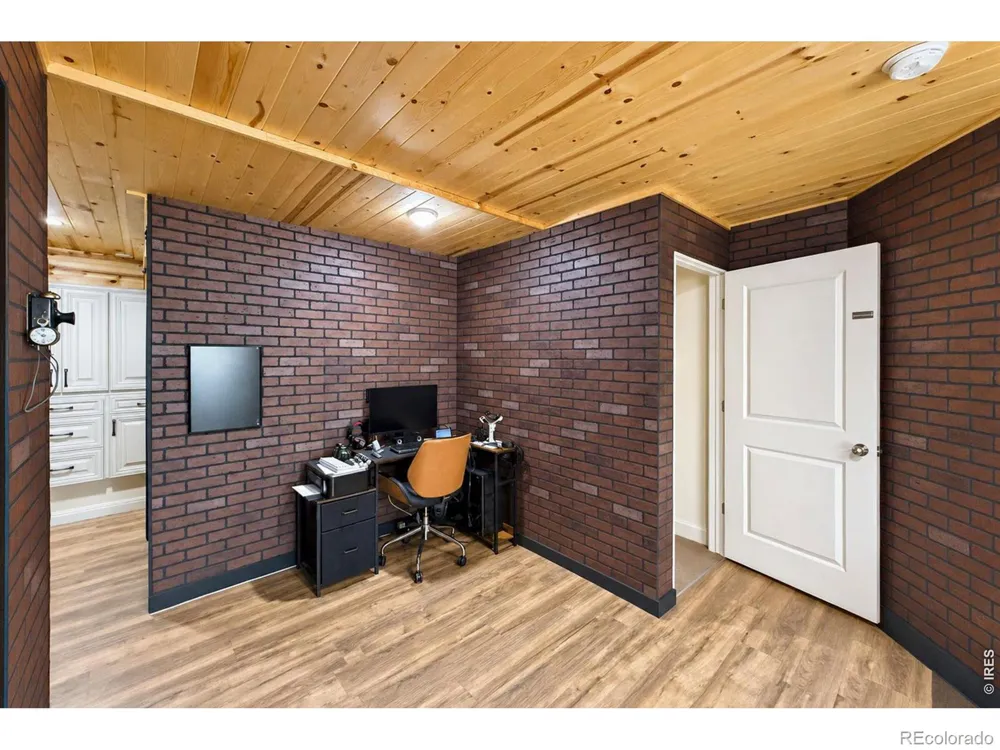 1421 Rustic Drive Longmont, CO 80504
