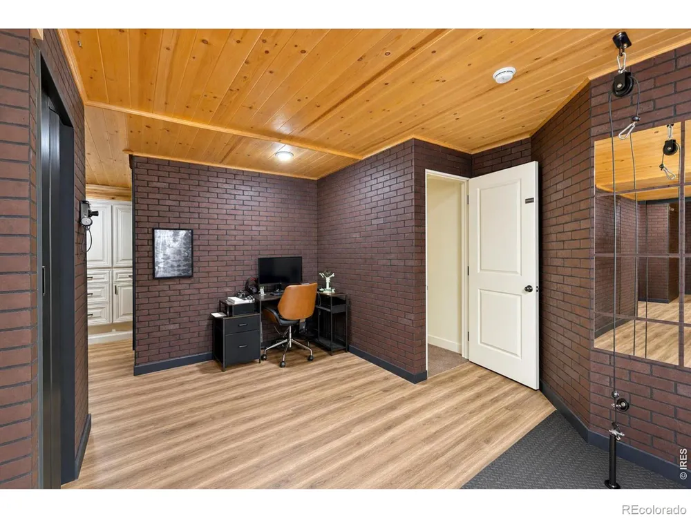 1421 Rustic Drive Longmont, CO 80504