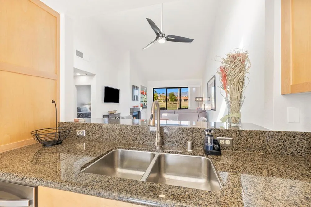 38435 Plumosa Circle Palm Desert, CA 92211