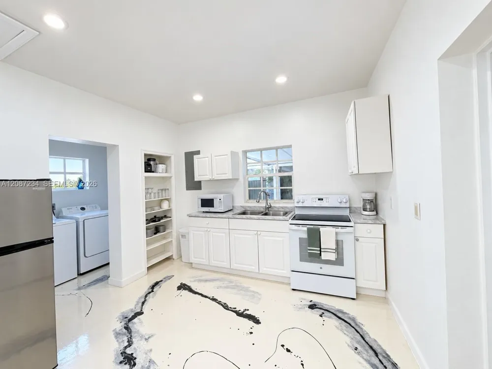 2378 NW 33rd St #2378 Miami, FL 33142