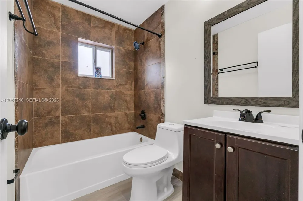 7878 W 29th Ln #202-20 Hialeah, FL 33018