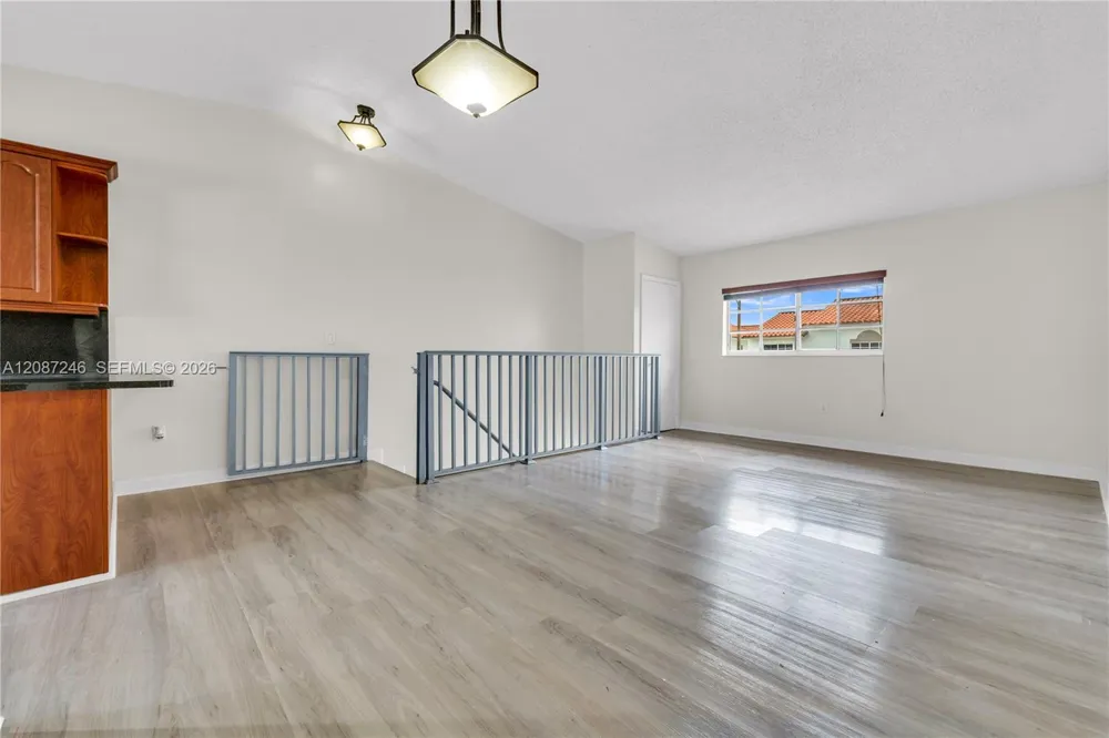 7878 W 29th Ln #202-20 Hialeah, FL 33018