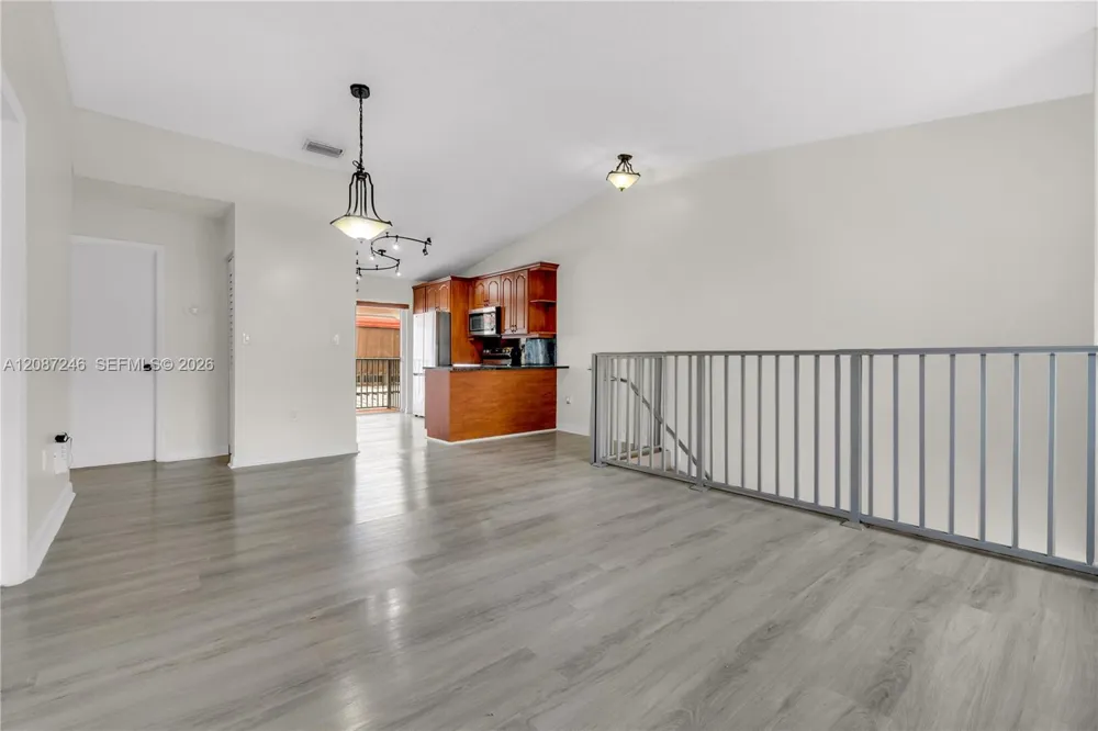 7878 W 29th Ln #202-20 Hialeah, FL 33018