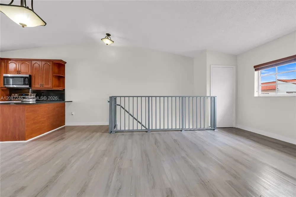 7878 W 29th Ln #202-20 Hialeah, FL 33018