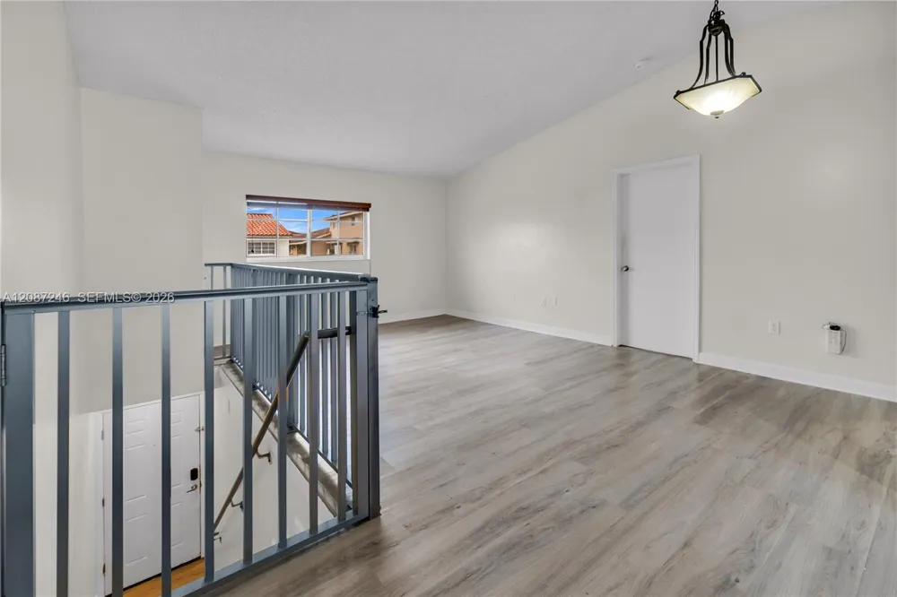 7878 W 29th Ln #202-20 Hialeah, FL 33018