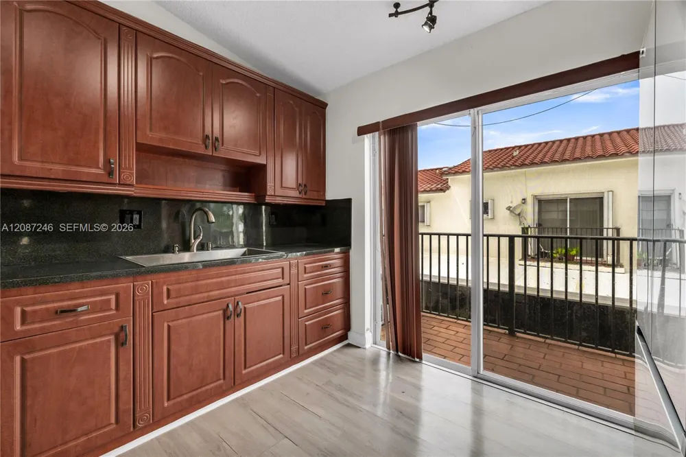 7878 W 29th Ln #202-20 Hialeah, FL 33018