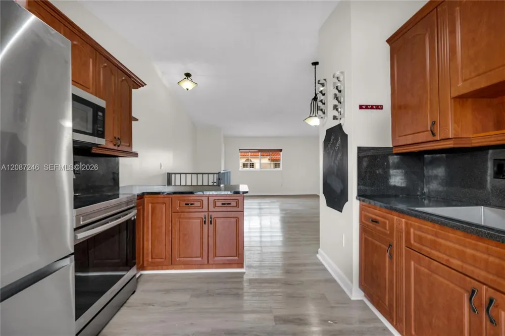 7878 W 29th Ln #202-20 Hialeah, FL 33018