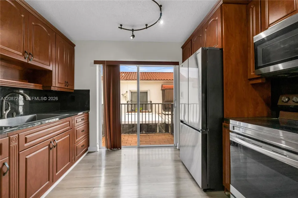 7878 W 29th Ln #202-20 Hialeah, FL 33018