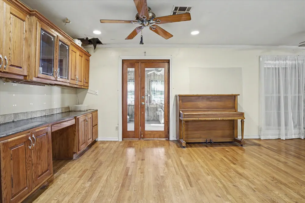 2005 E 52nd Street Tulsa, OK 74105