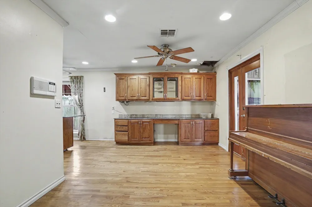 2005 E 52nd Street Tulsa, OK 74105