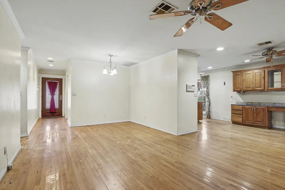 2005 E 52nd Street Tulsa, OK 74105