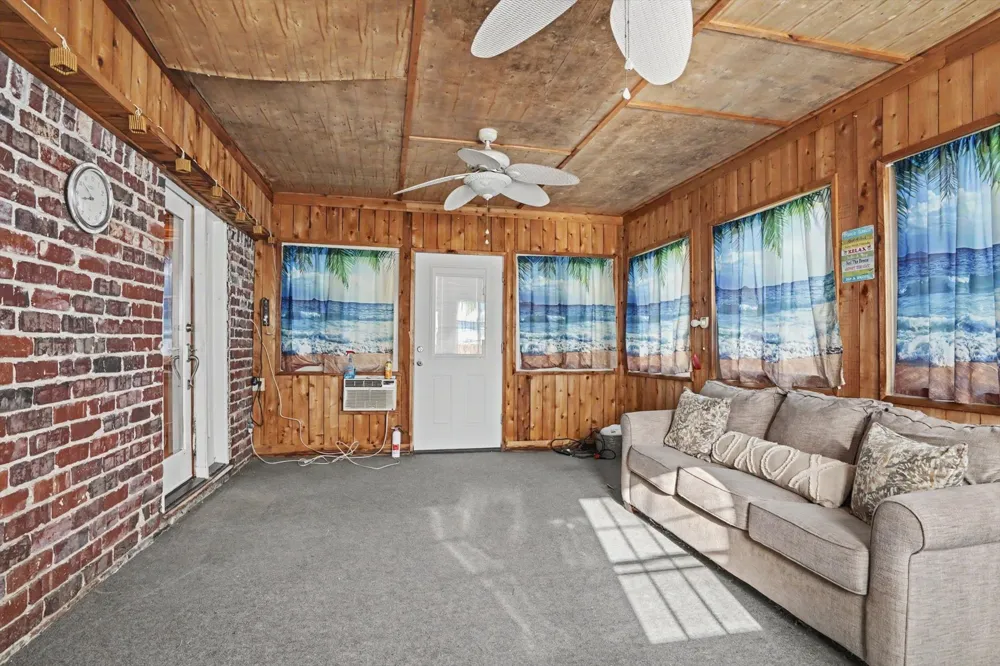 2005 E 52nd Street Tulsa, OK 74105