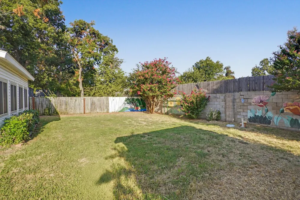 2005 E 52nd Street Tulsa, OK 74105
