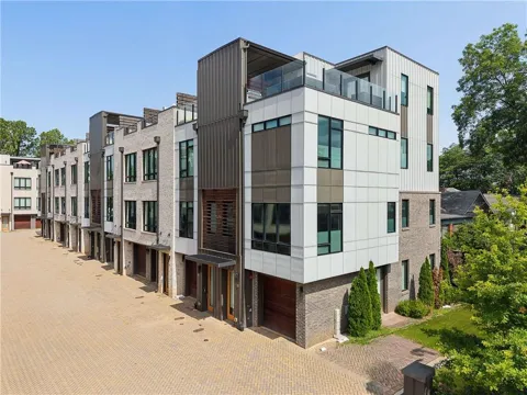 102 City View Court NE