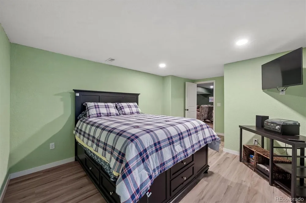 12044 E Maple Avenue Aurora, CO 80012