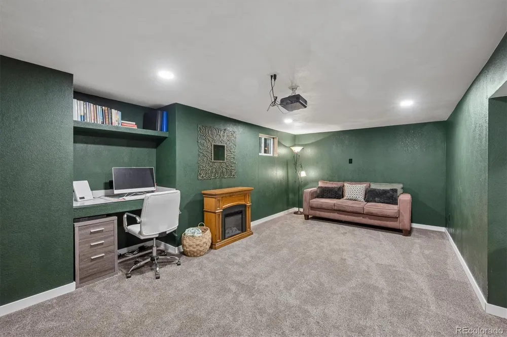 12044 E Maple Avenue Aurora, CO 80012
