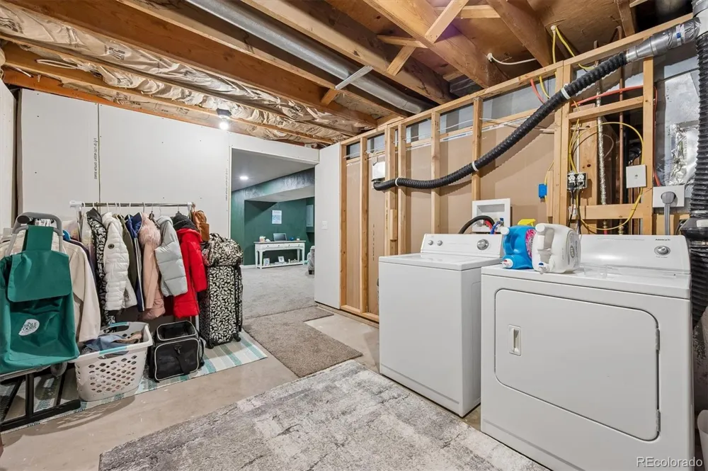 12044 E Maple Avenue Aurora, CO 80012