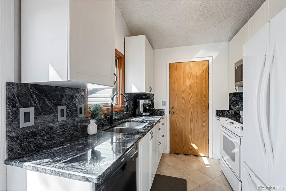 17591 E Temple Drive Aurora, CO 80015