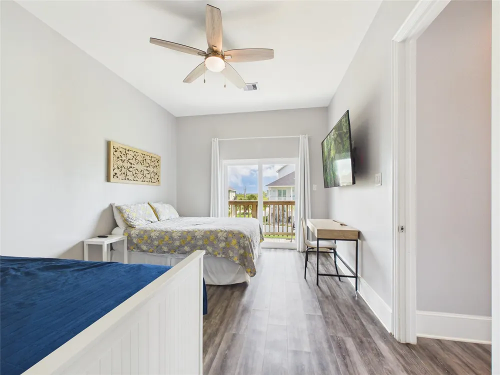 25011 Sausalito Drive Galveston, TX 77554