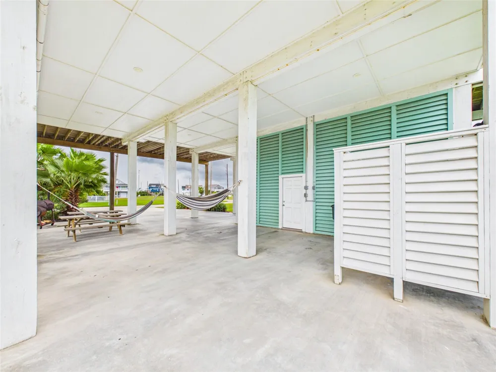 25011 Sausalito Drive Galveston, TX 77554