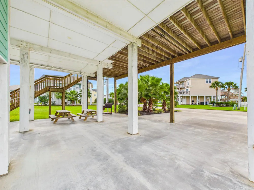 25011 Sausalito Drive Galveston, TX 77554