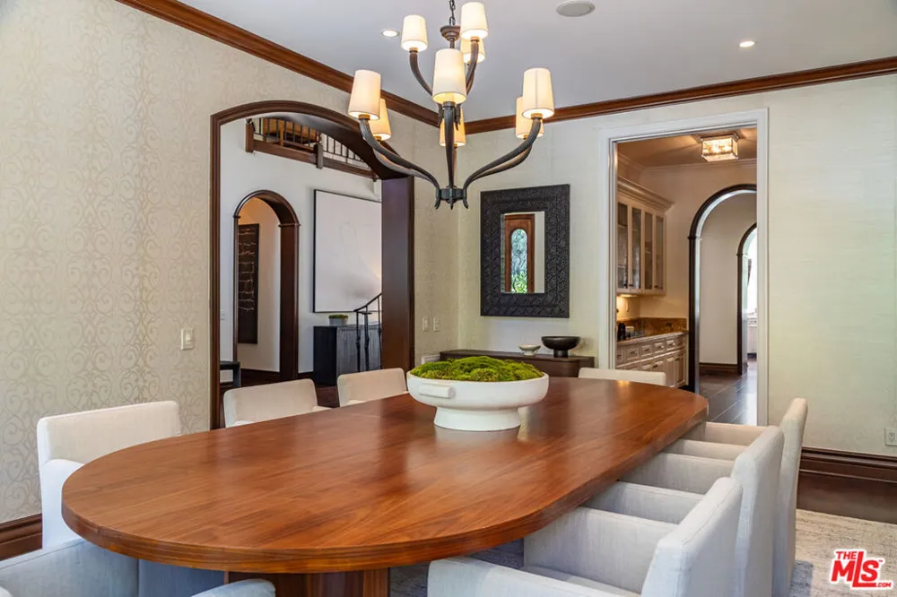 5209 Newcastle Lane Calabasas, CA 91302