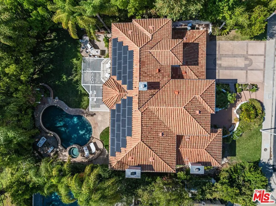 5209 Newcastle Lane Calabasas, CA 91302