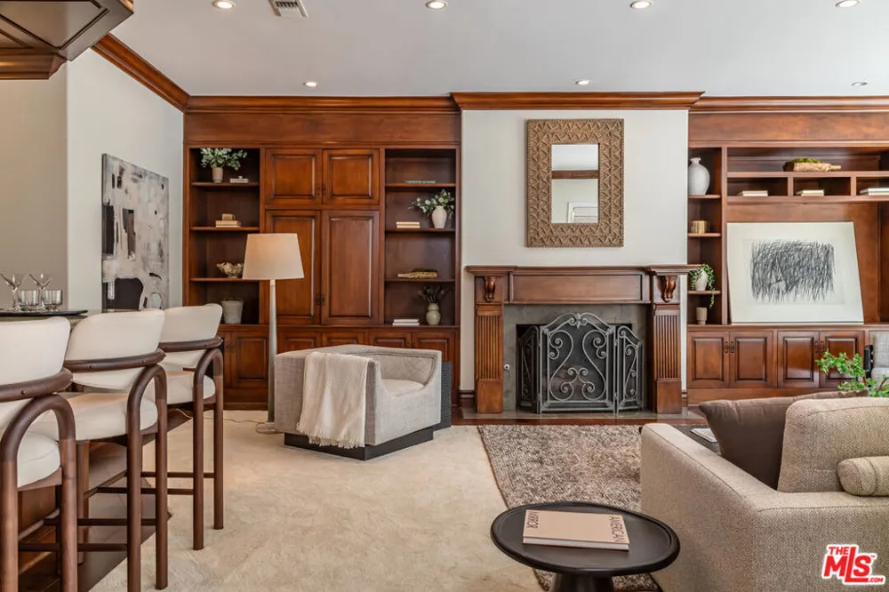 5209 Newcastle Lane Calabasas, CA 91302