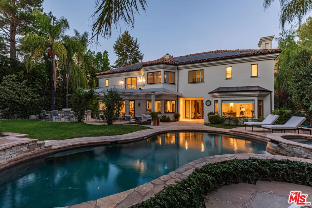 5209 Newcastle Lane Calabasas, CA 91302